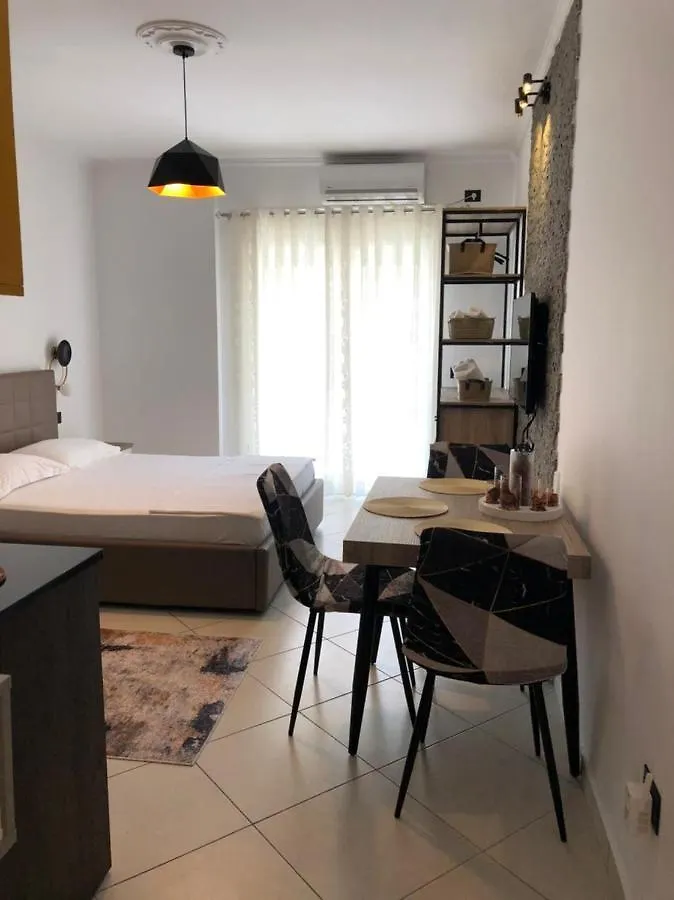 Sunset Apartments Lungomare Vlorë 0*,  阿尔巴尼亚